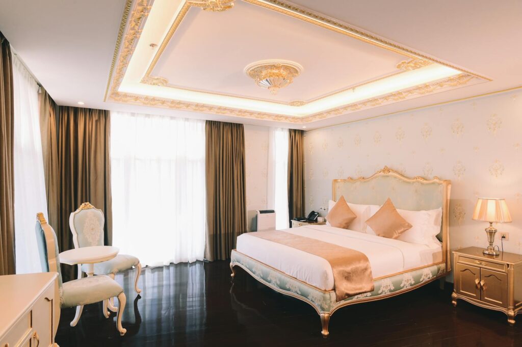 Royal Hotel Luxury: Fit for Kings and Queens Worldwide